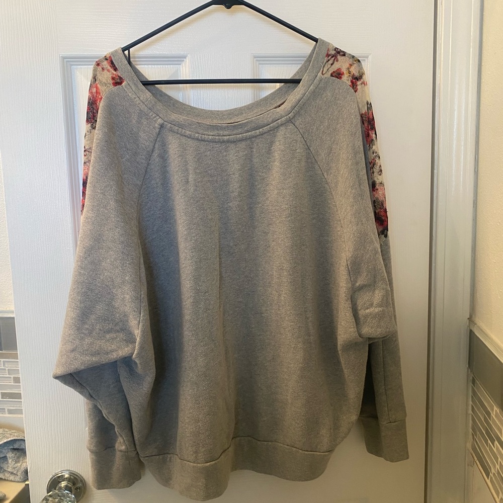 Free People  Grey & Lace sweatshirt